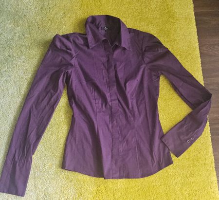 Schöne Damenbluse, Gr. M, lila, stretch, bequem