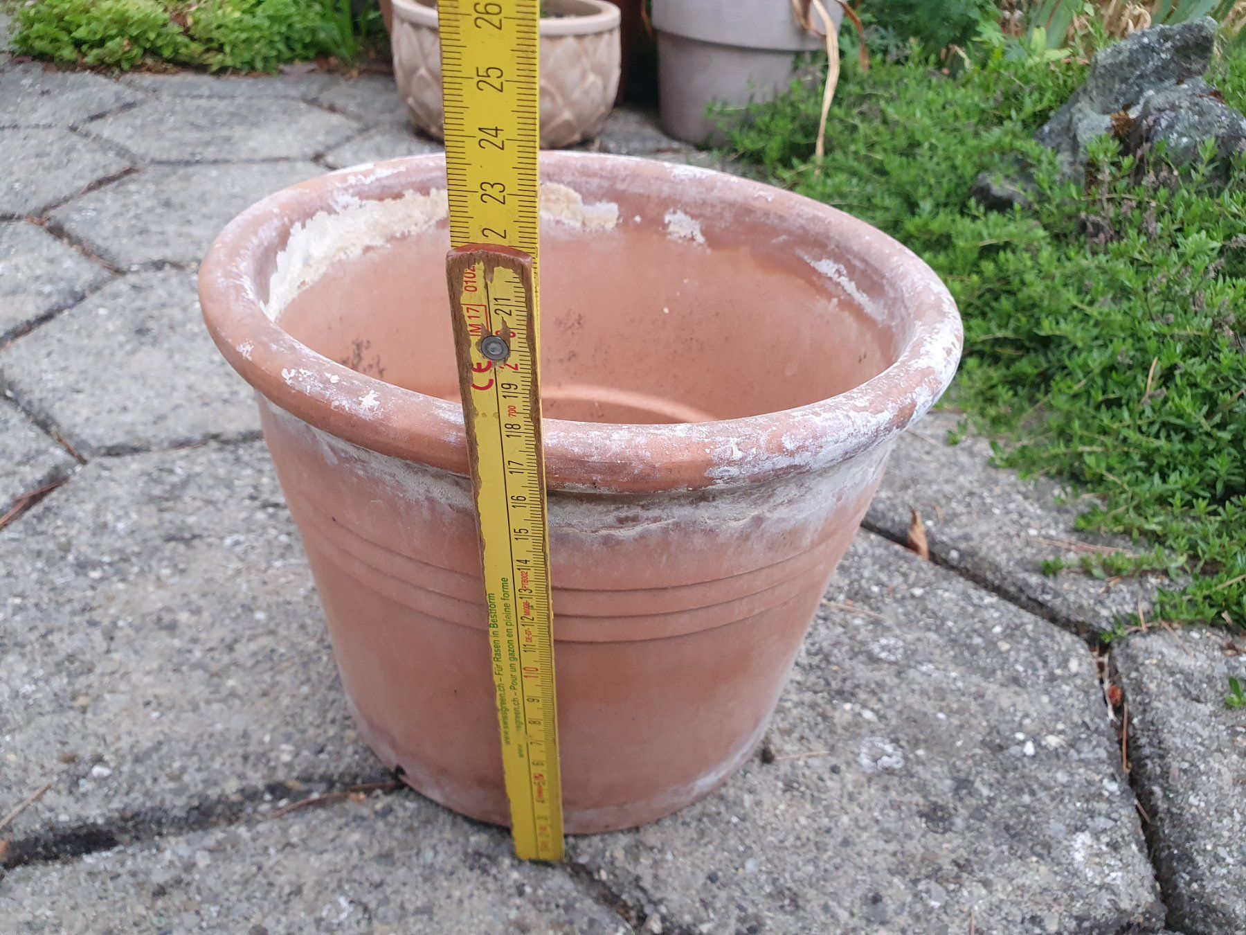 Pots de fleurs: Kleiner Blumentopf – D'occasion à Steffisburg par C.Kreuzer 1