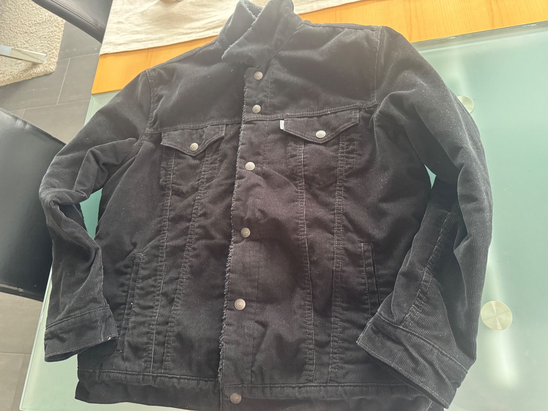 Levi's Vestes: Winterjacke, schwarz – D'occasion à 6315 Oberägeri par jud_mzd5