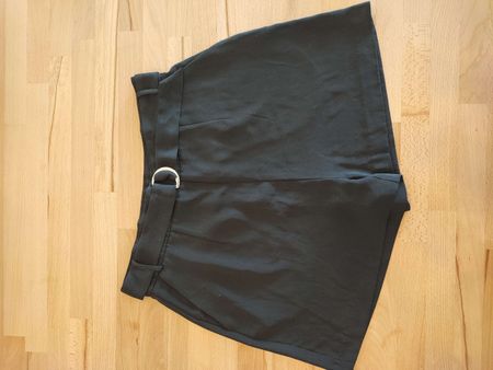 Guess Hose Shorts in Schwarz, Gr. L (40)