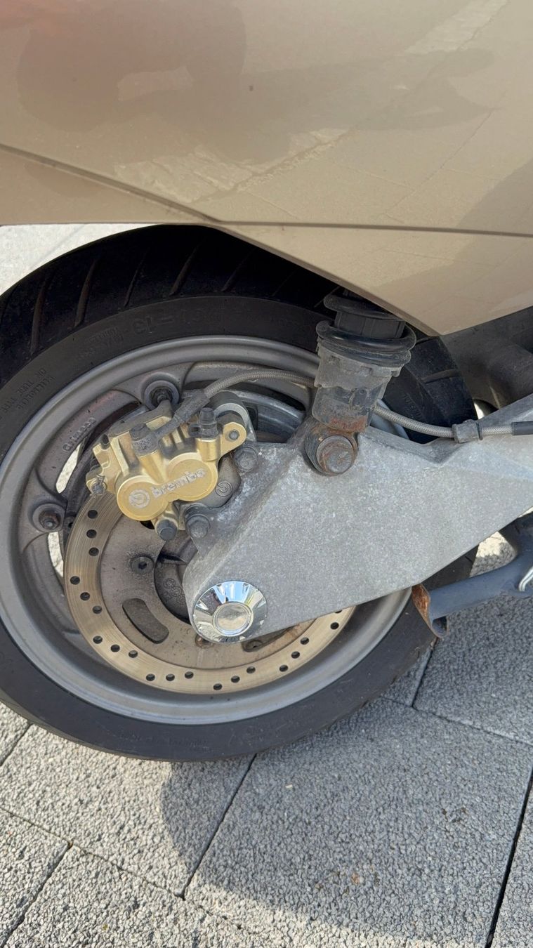 Veicoli elettrici: Elektro Vectrix Maxi Scooter VX1 Li – Usato da Hünibach venduto da Mdm071 5