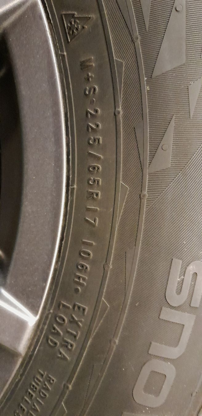 Pneumatici & Ruote complete: Landrover Evoque Winterräder – Usato da Langnau i. E. venduto da subaru_94 3