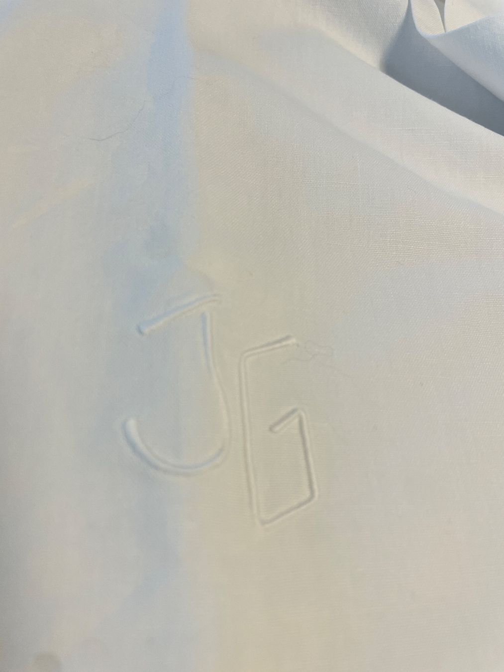 Biancheria da letto: Altes Leinen mit Monogramm Leintuch – Usato da Bellach venduto da cosmoderm