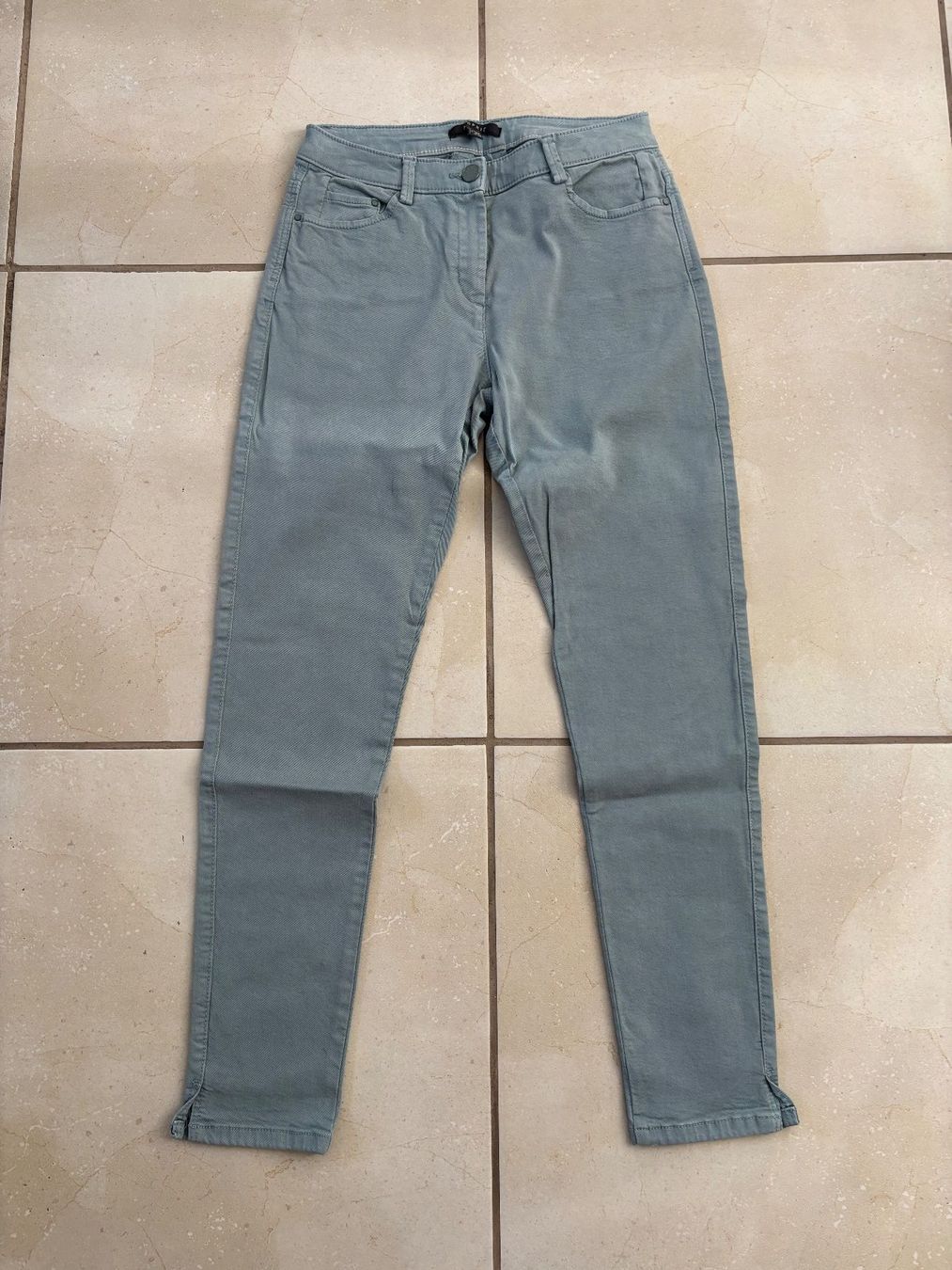 Esprit Pantaloni: Esprit Hose, türkis hell, Grösse 36, neuwertig – Nuovo (secondo la descrizione) da Pfaffhausen venduto da frickda