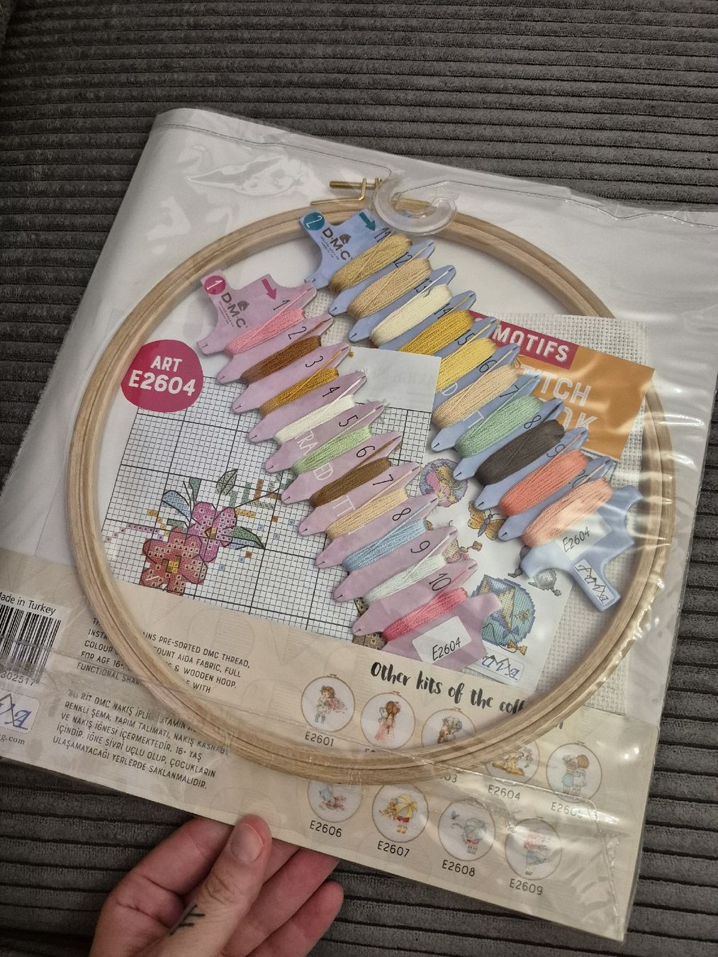 Kits de loisir créatif: CROSS STITCH - BRODERIE - kit à broder – Neuf avec emballage d'origine à Riaz par Murielbhs 1
