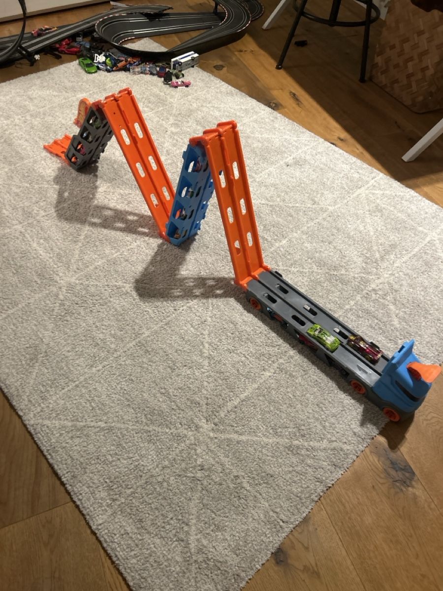 Hot Wheels Giocattoli: Ausklappbarer Hot Wheel Bus, – Nuovo (secondo la descrizione) da Binningen venduto da Tim_777 3