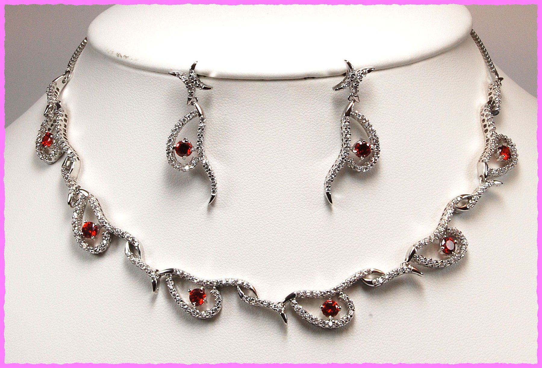 Catenine: Erlesene Halskette – Collier – Nuovo e nell'imballaggio originale da Oberglatt ZH venduto da Diamond-Girl 3