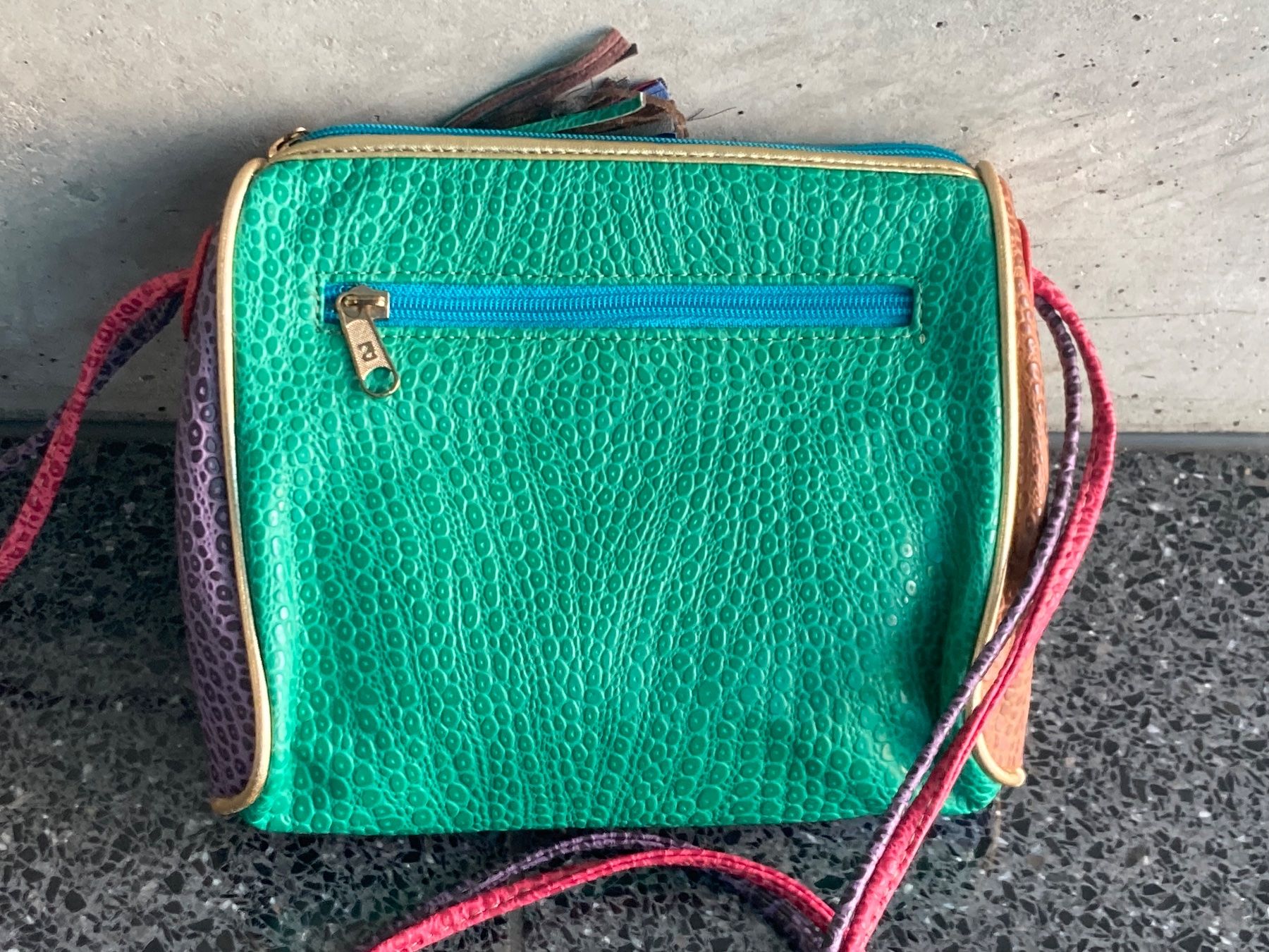 Borse da donna: Bunte Patchwork Handtasche mit Quaste, Retro Sommer Trend – Usato da Zürich venduto da Idbiw 8