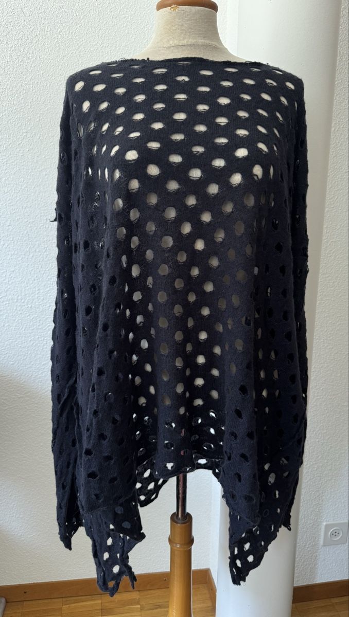 Rundholz Pullover & Sweatshirts: Pull oversize RUNDHOLZ OS 100% Cachemire noir, effet trous – Neu (gemäss Beschreibung) aus Morges von sandy069
