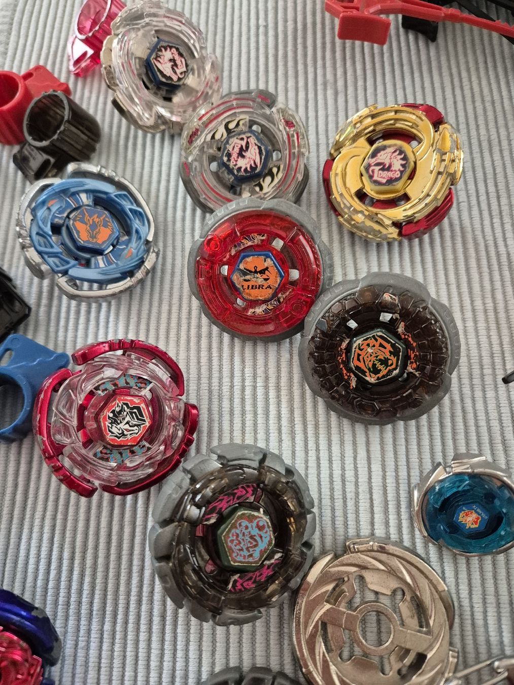 Beyblades inkl. Arena Vortex Super Stadium (Gebraucht) in Root für CHF ...