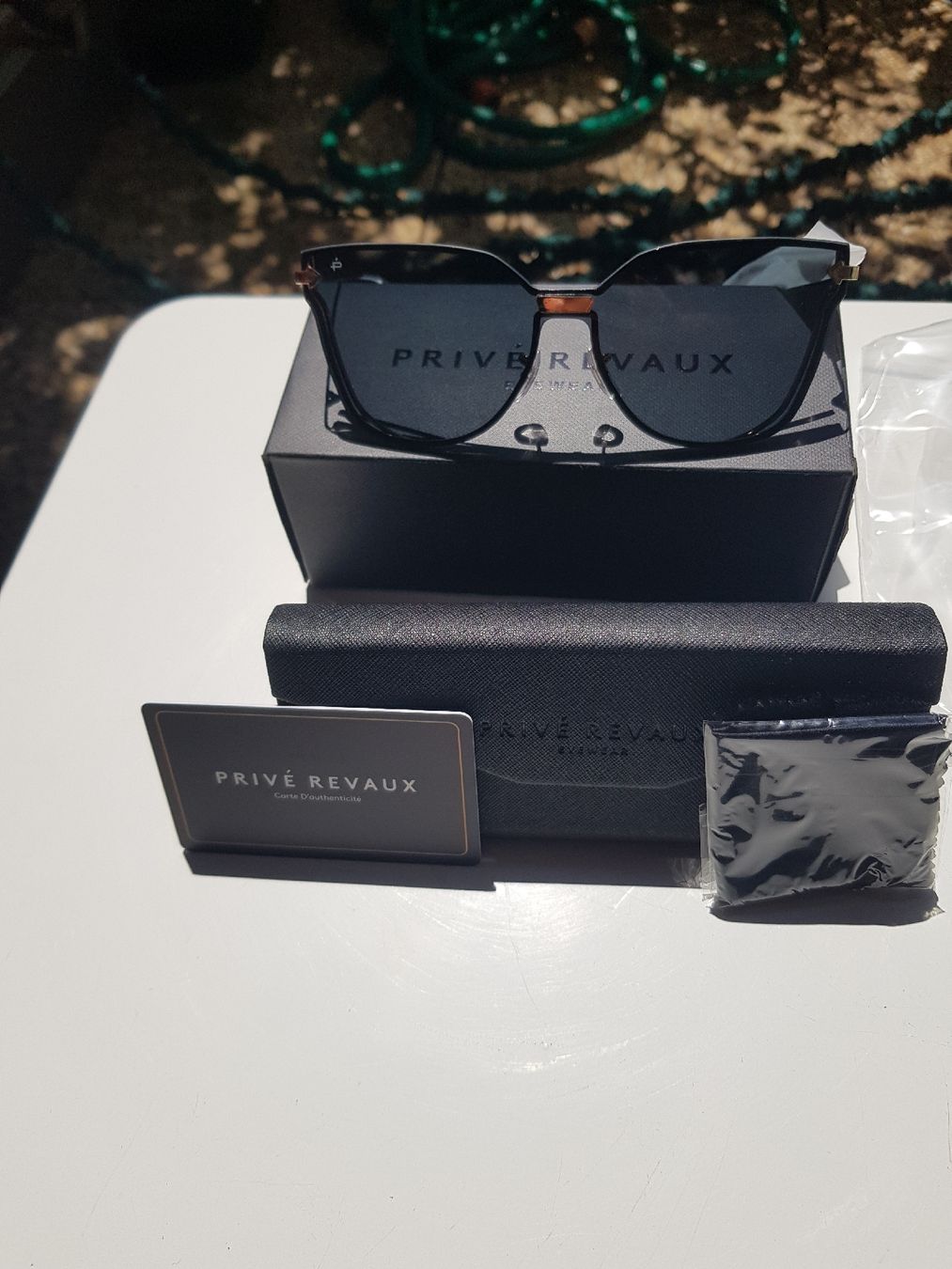 Occhiali & Lenti: lunettes de soleil neuve – Nuovo e nell'imballaggio originale da Carouge GE venduto da Natcal22 1