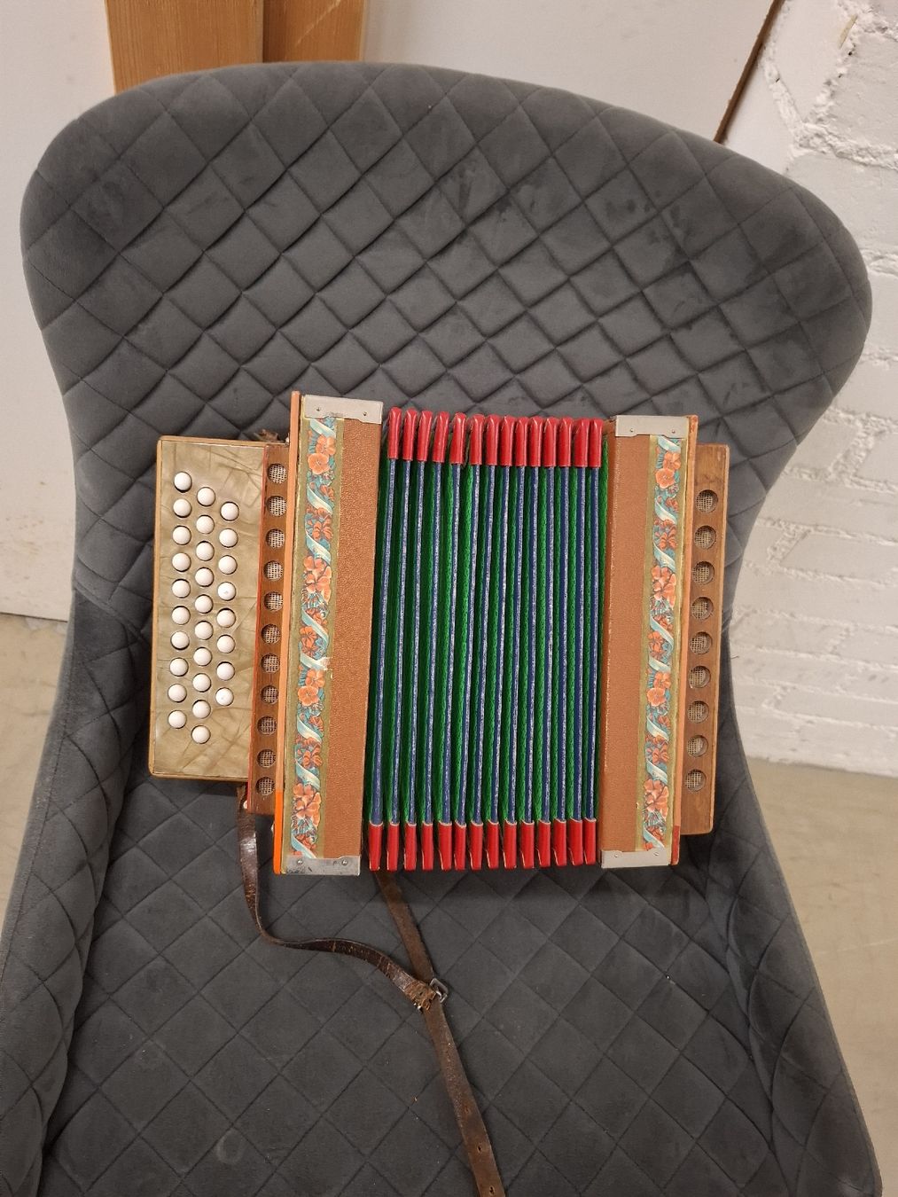 Strumenti musicali: Buchser orgeli – Usato da Villeneuve venduto da BibiVintage 1