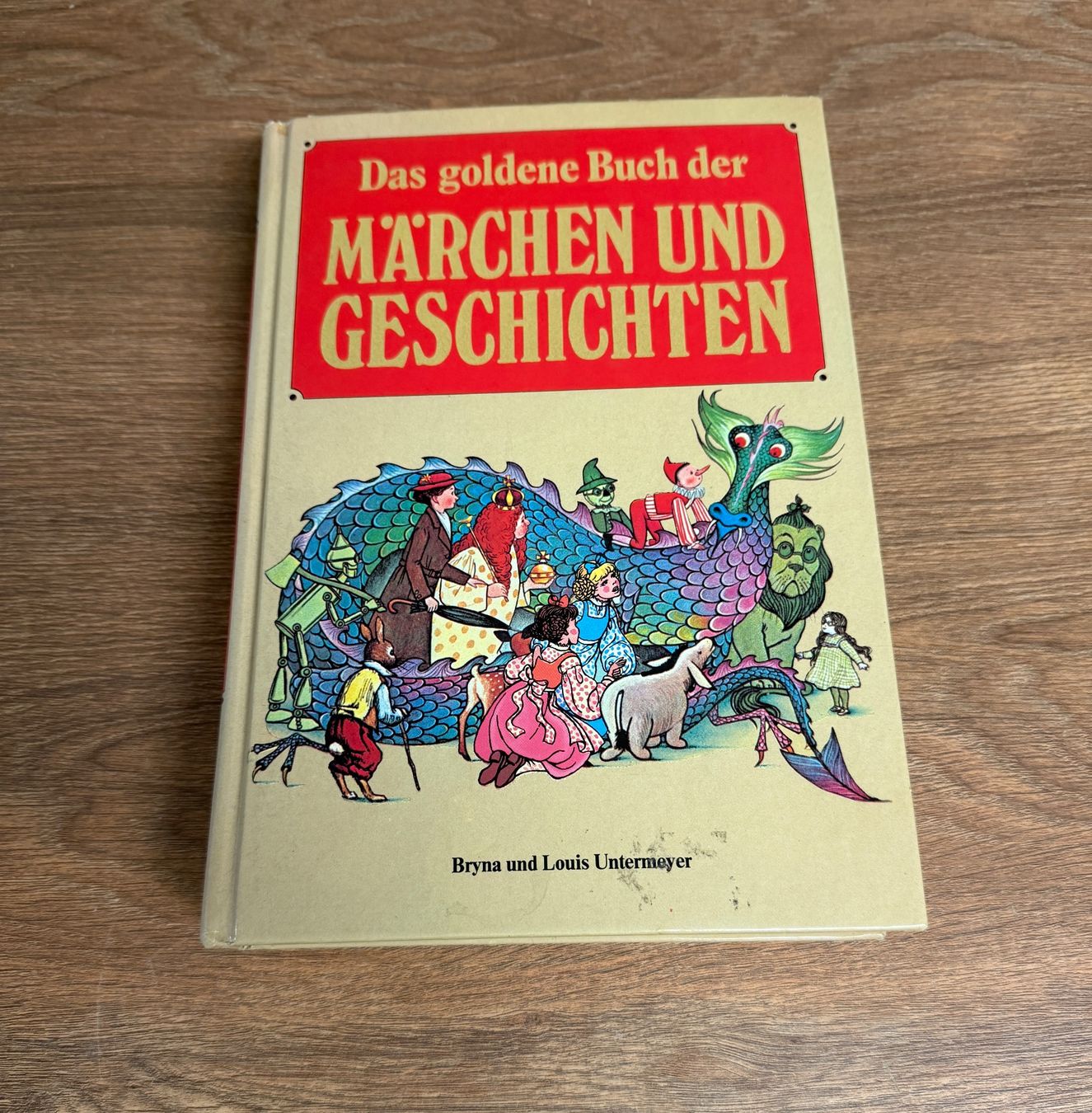 Bücher: Das goldene Buch der Märchen und Geschichten, Xenos – Gebraucht aus Nussbaumen AG von olitech5415