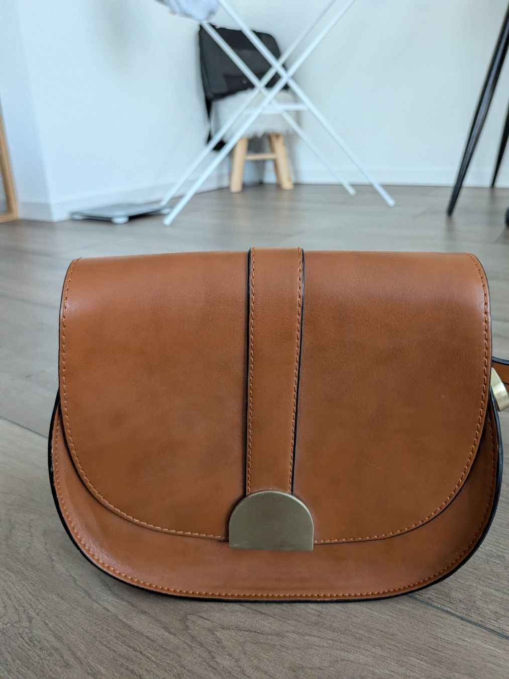 Zara Borse da donna: Zara camel shoulder bag – Usato da Morges venduto da dhi_y2qk