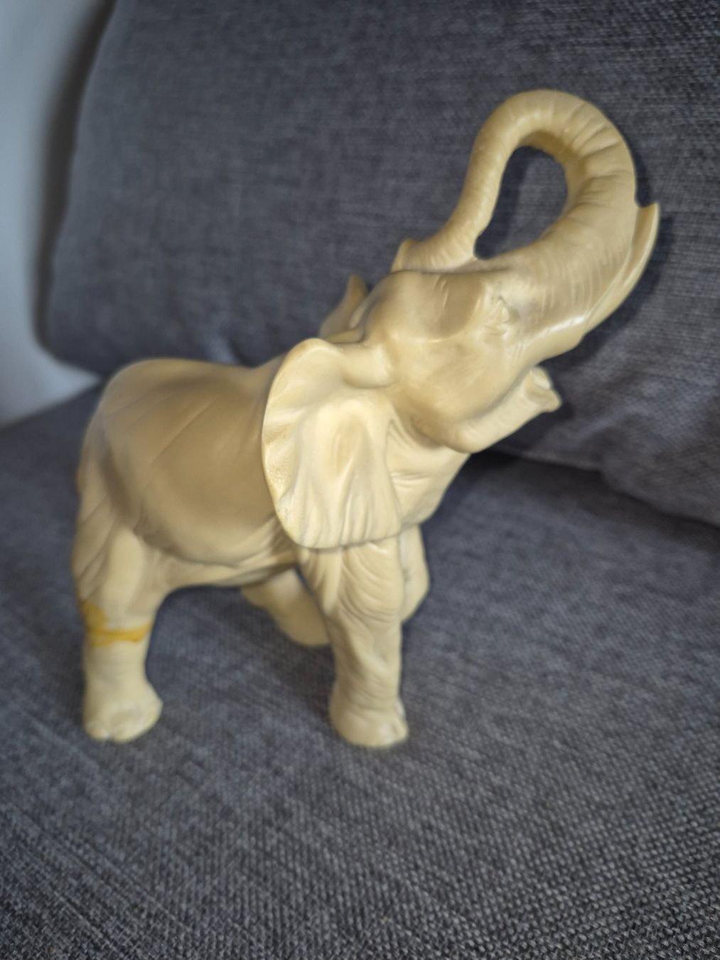Statuette: Éléphant – Usato da Le Locle venduto da archerblanc 1