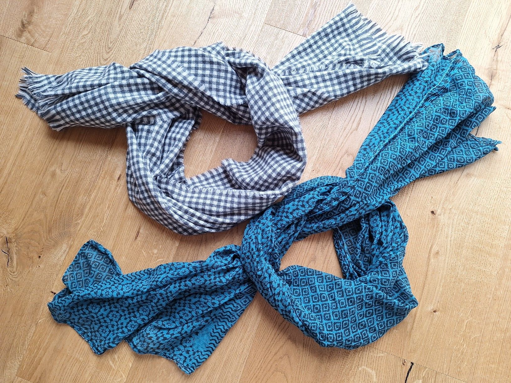 Foulards & écharpes: Schalpaket 5 Stück div Marken – D'occasion à Dörflingen par cra_5rv7 3