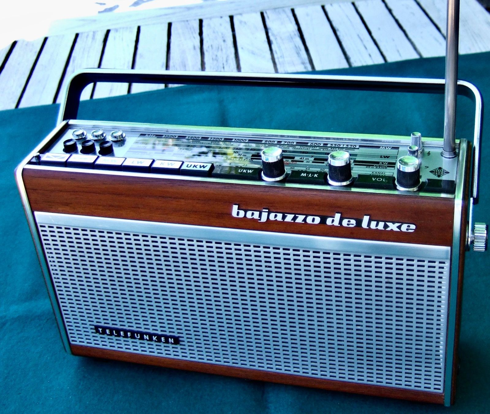 Telefunken Radios: Nweuwertiger TELEFUNKEN "Bajazzo de Luxe" – Neu (gemäss Beschreibung) aus KRIENS von Odeon01