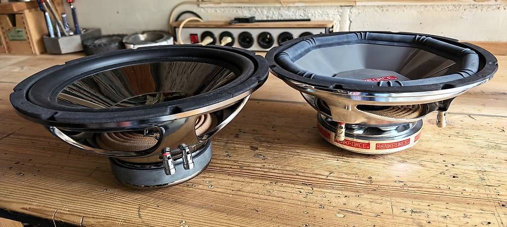 Casse acustiche: 4 Subwoofer/Lautsprecher – Usato da huenenberg venduto da Suizofelize