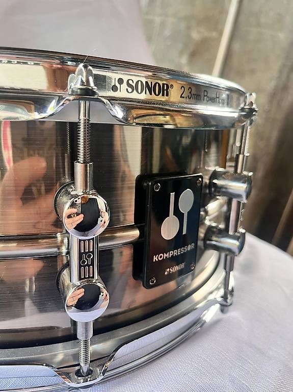Sonor Strumenti musicali: Sonor Kompressor Snare 14"x5,75" Brass – Usato da Burgdorf venduto da Groombridge 2