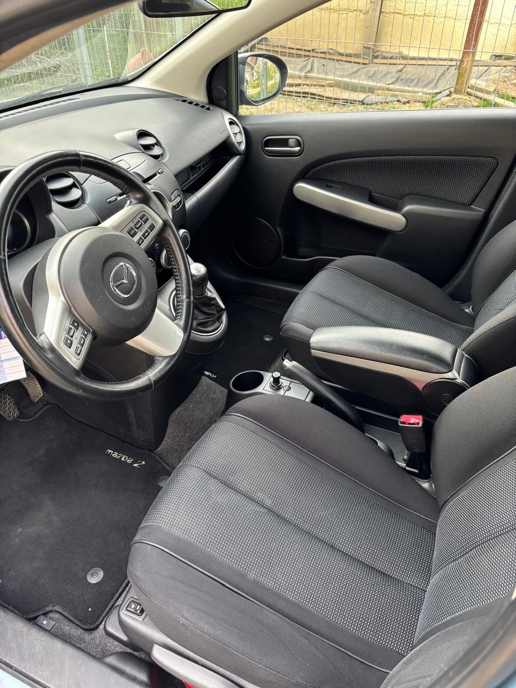 Mazda Automobili: Mazda 2, 1.5l, JG 2009 – Usato da Engelburg venduto da DaeRichii 5