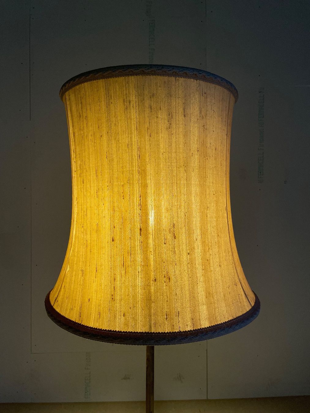 Lampade: Mid Century Ständerlampe aus Messing – Usato da Bern venduto da Modern-Era 5