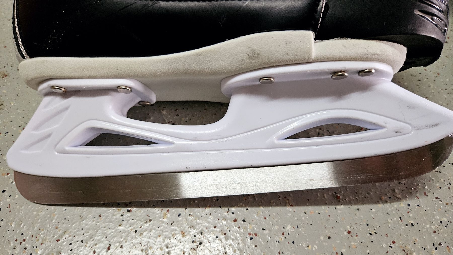 Pattini da ghiaccio: Patin à glace réglable – Usato da Neyruz FR venduto da Philou6 1