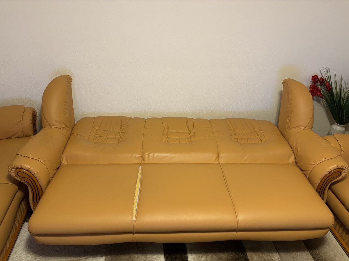 Sofas: GRATIS – Gebraucht aus Basel von pre_675x 1