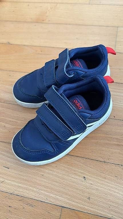 Adidas Scarpe per ragazzi: Adidas Sneaker Schuhe Kinder 24 – Usato da Herisau venduto da Ausserrhodner