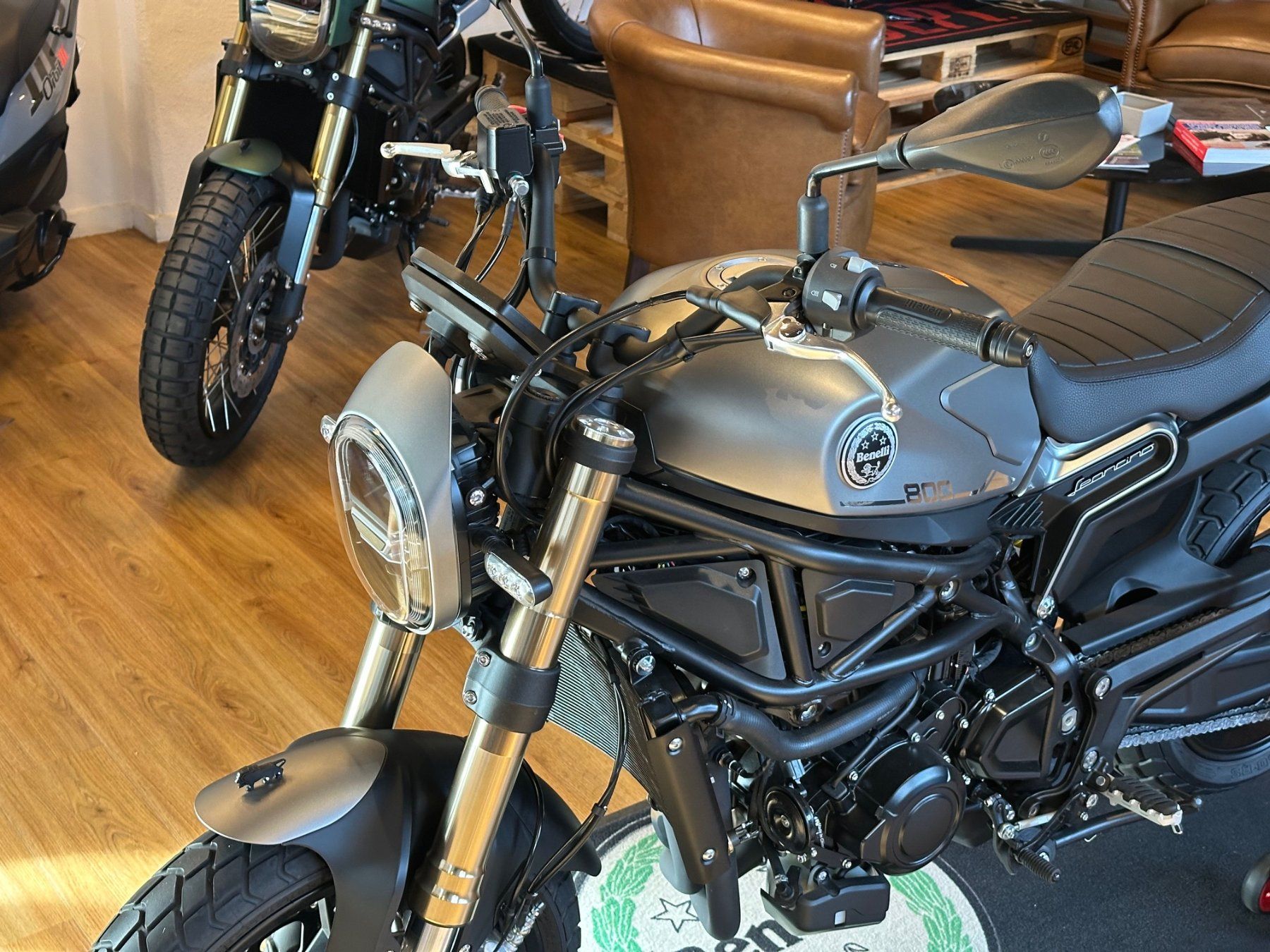 Benelli Strada: BENELLI Leoncino 800 (35kW) – Nuovo e nell'imballaggio originale da Giubiasco venduto da GarageNovantasette 6