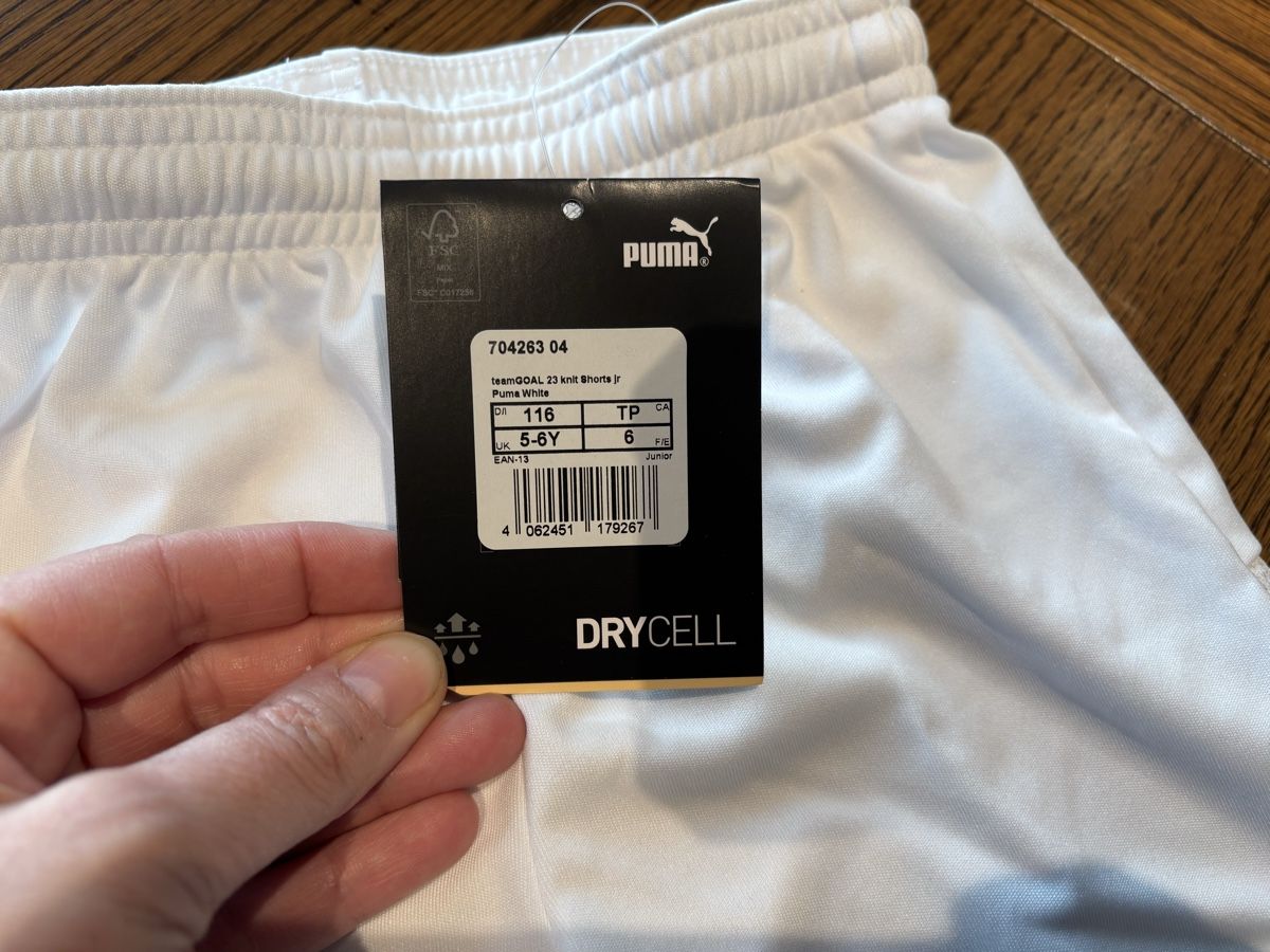 Puma Hosen: Short Puma blanc neuf, taille 6 ans – Neu (gemäss Beschreibung) aus Salvenach von gwenwywar 1