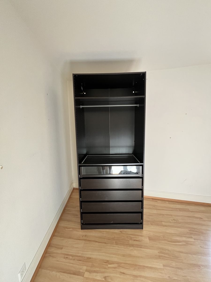 Armoires: IKEA Kleiderschrank  – D'occasion à Zürich par 1873