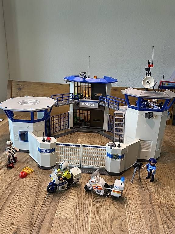 Playmobil Giocattoli: Playmobil Polizei Station – Usato da Rebstein venduto da M.el