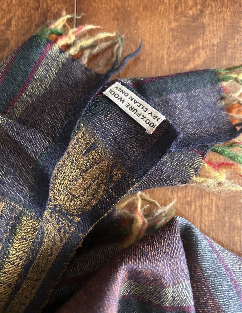 Foulards, Tücher & Schals: Pure Wool Paisley Pattern Scarf, Multi-colored – Gebraucht aus Chêne-Bourg von car_d88h 3