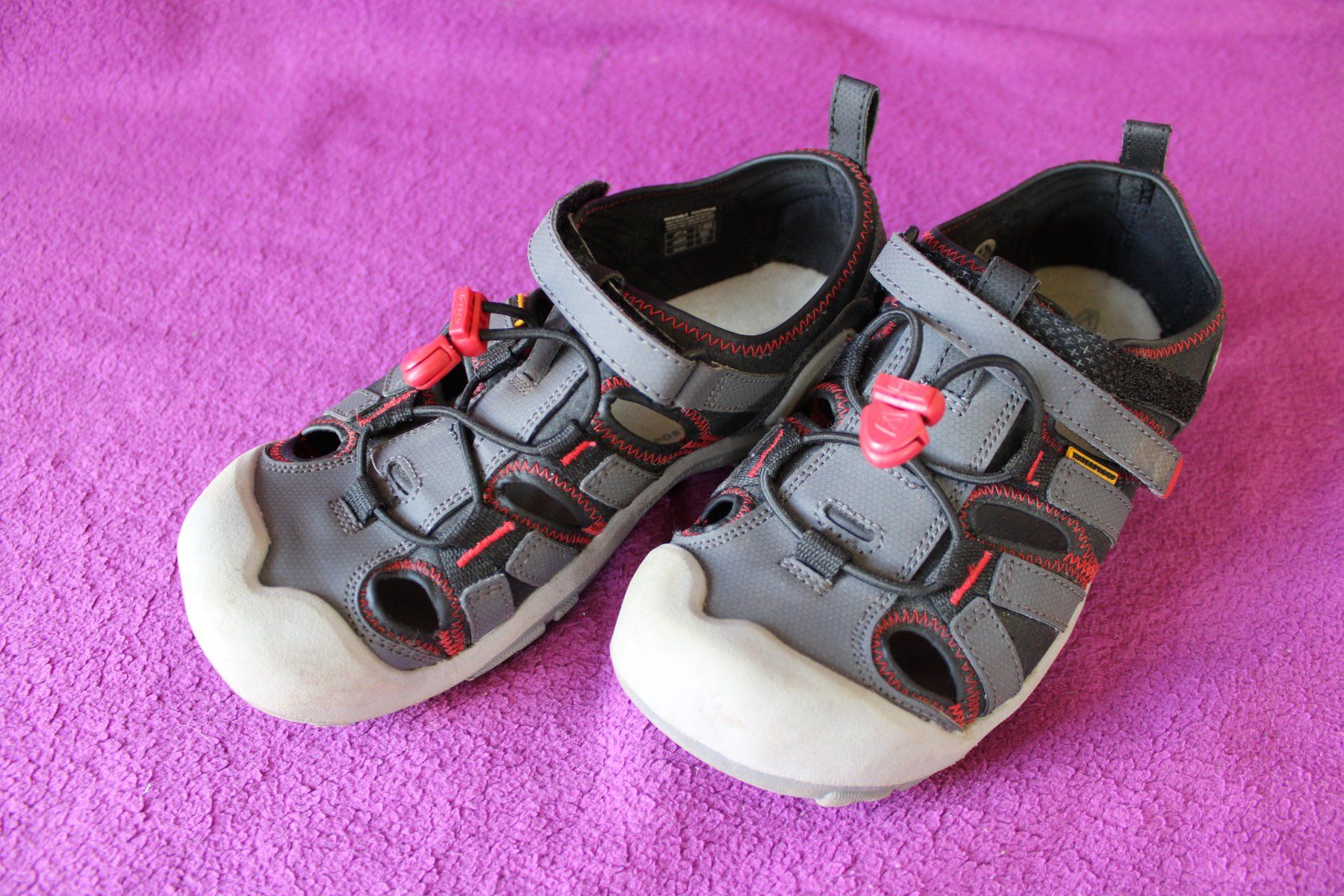 Keen Scarpe per ragazzi: Keen Wanderschuhe/-Sandalen Gr. 36 – Usato da Müllheim Dorf venduto da Seeeule01