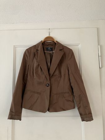 Schöner Kurzblazer Gr. 36 (1x getragen)