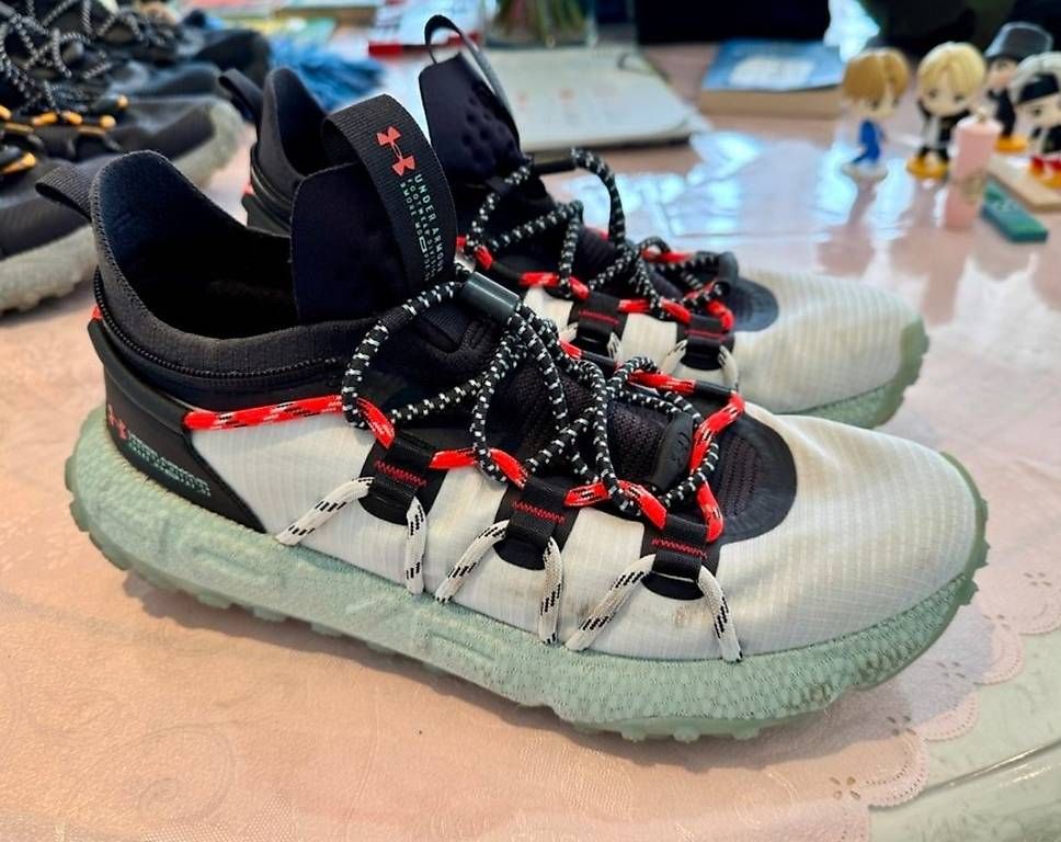 Under Armour Scarpe da uomo: Under Armour HOVR Summit Fat Tire no. 45 – Usato da Melano venduto da OJohn