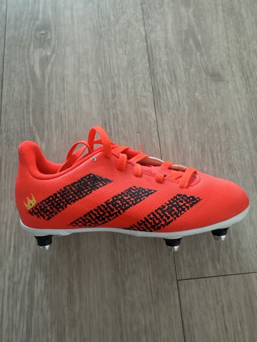 Adidas Scarpe per ragazzi: Fussball Schuhe – Nuovo (secondo la descrizione) da Baar venduto da T_Louise