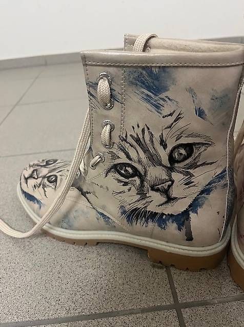 Scarpe da donna: Coole Damenstiefeletten – Usato da Domat/Ems venduto da chrislassi 1