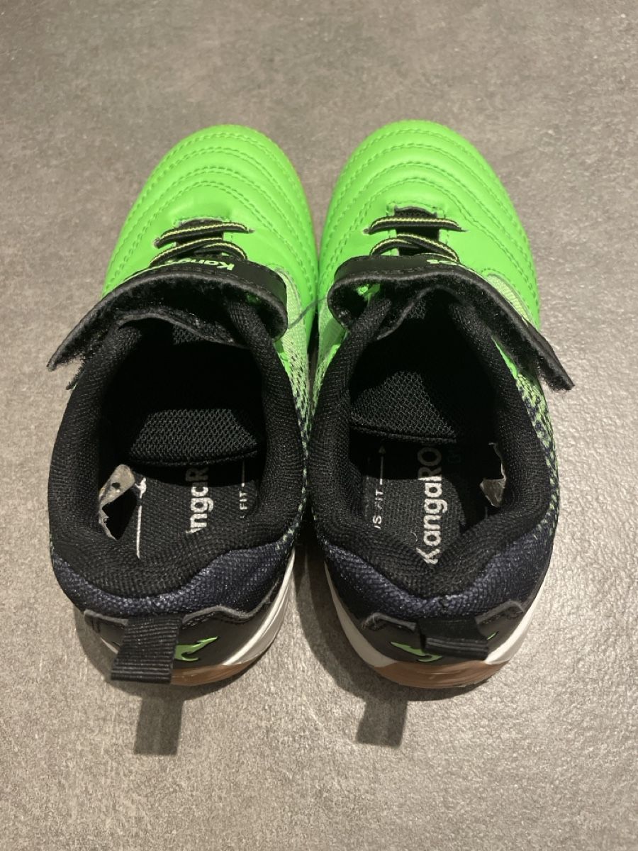 Schuhe für Jungen: KangaRoos Hallenturnschuhe – Gebraucht aus Au ZH von ValeaZima 1