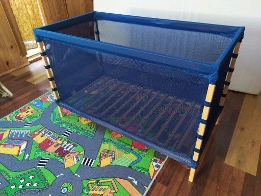 Ikea Letti: Lit bébé IKEA FLITIG avec matelas et draps – Usato da Dornach venduto da hmk_bl6q