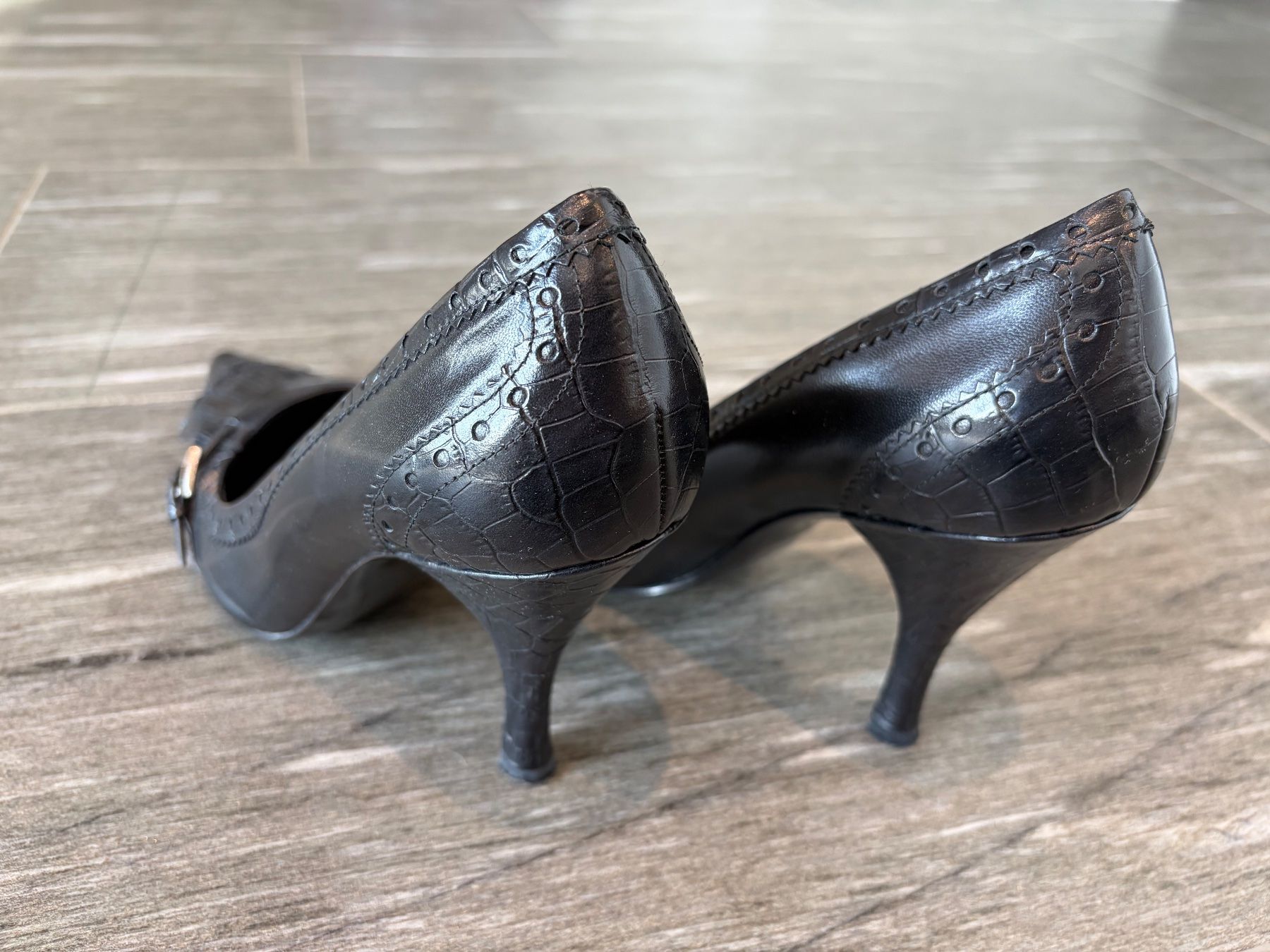 Scarpe da donna: Nine West Leder Pumps, schwarz, Gr. 39 – Usato da Opfikon venduto da funky-monkey 1