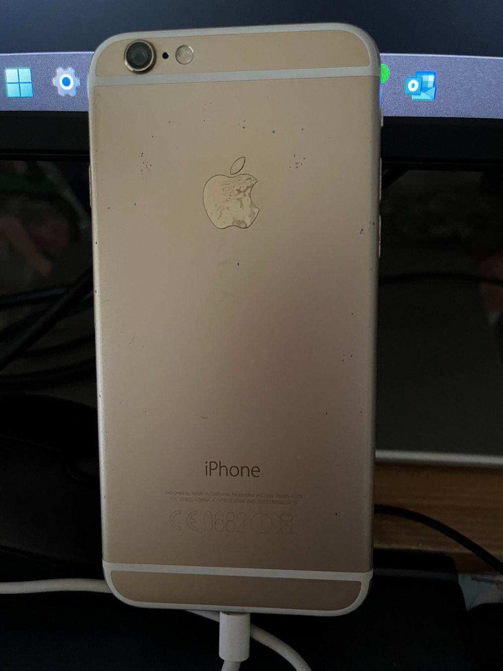 Apple Telefoni cellulari / Smartphones: iphone 6 weiss – Usato da Effretikon venduto da Vesta02 1