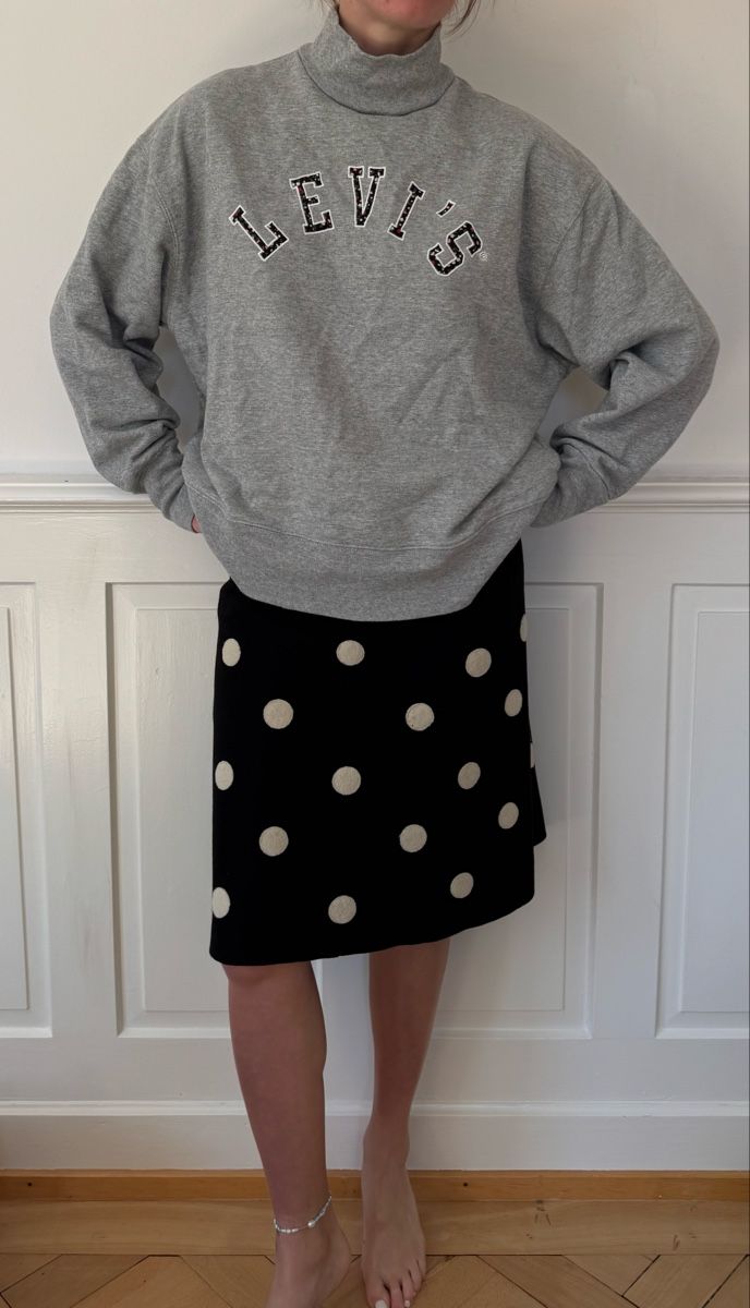 Levi's Pullover & Sweatshirts: Levi's Sweatshirt Grey, Size S, perfect for fall days! – Neu (gemäss Beschreibung) aus Zürich von ann_26jc 1
