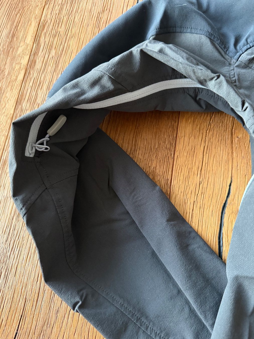 Norrøna Giacche: Norrona Softshell Jacke, schwarz-grau, Damen, Grösse S – Usato da Aeschi b. Spiez venduto da fux_l5vd 3