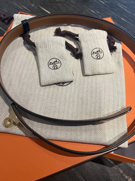 Gürtel: Hermès Kelly Belt Gold Noir. – Gebraucht aus Herrliberg von jil_y77h
