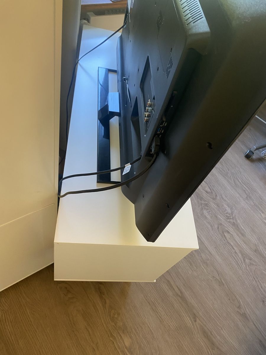 Mobili TV: Tv Möbel Weiss – Difettoso da Winterthur venduto da beijaflor777 2