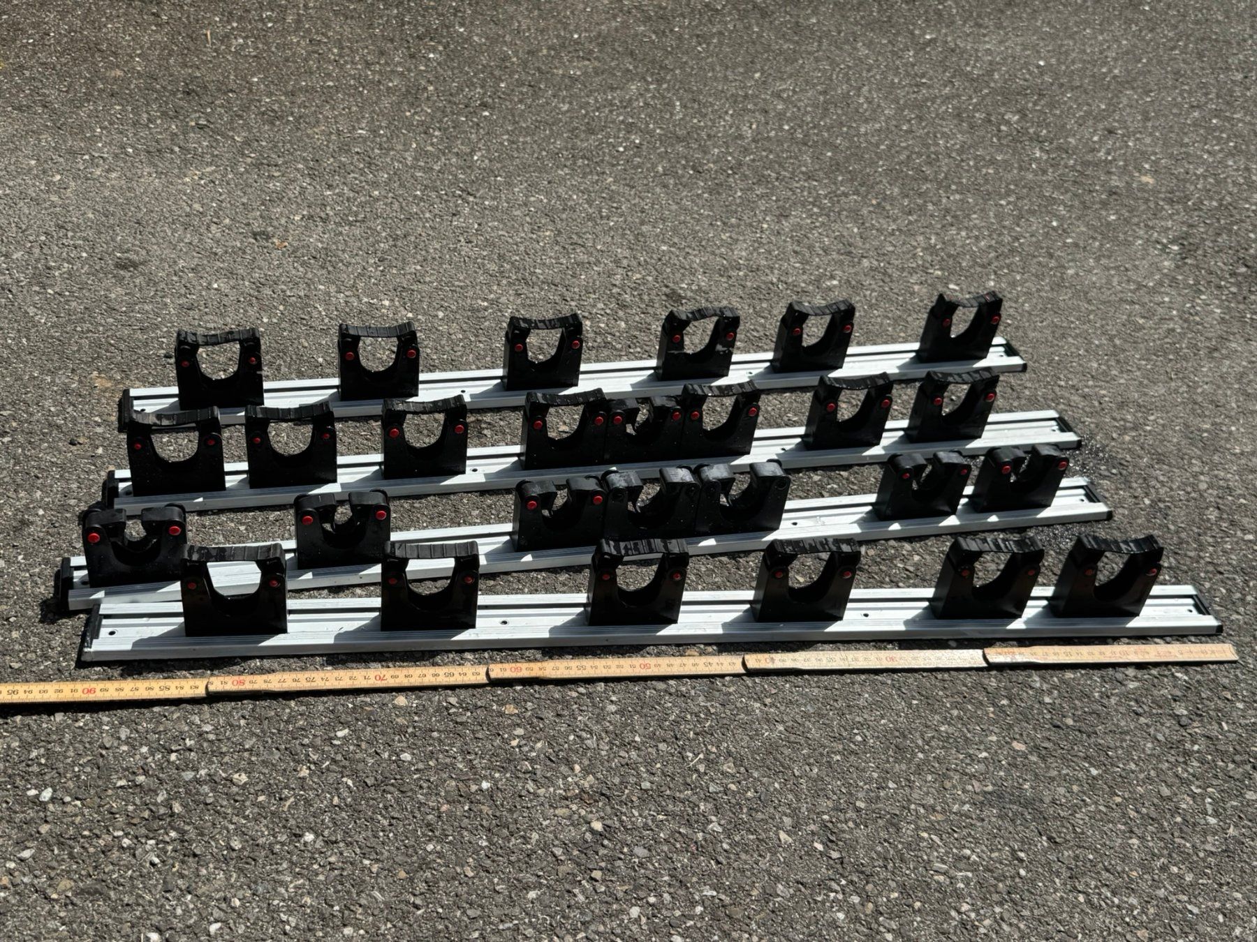 Supporti a parete: Toolflex Gerätehalterschiene  + Gerätehalterung riesige Lot – Usato da Uhwiesen venduto da mic_kd6g 1