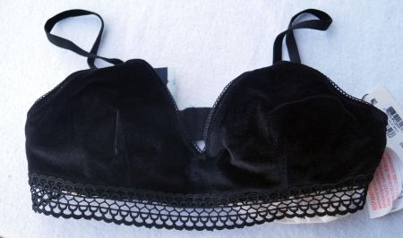 Tell Tale Black Velvet Bralet- schwarzer Samt BH Grösse M