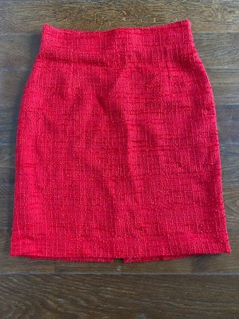 Roter Minirock / Jupe in Boucle-Optik, top Zustand Gr.38/40