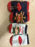 2 Paar festliche Kindersocken, Weihnachtsmotiv, Grösse 19-22